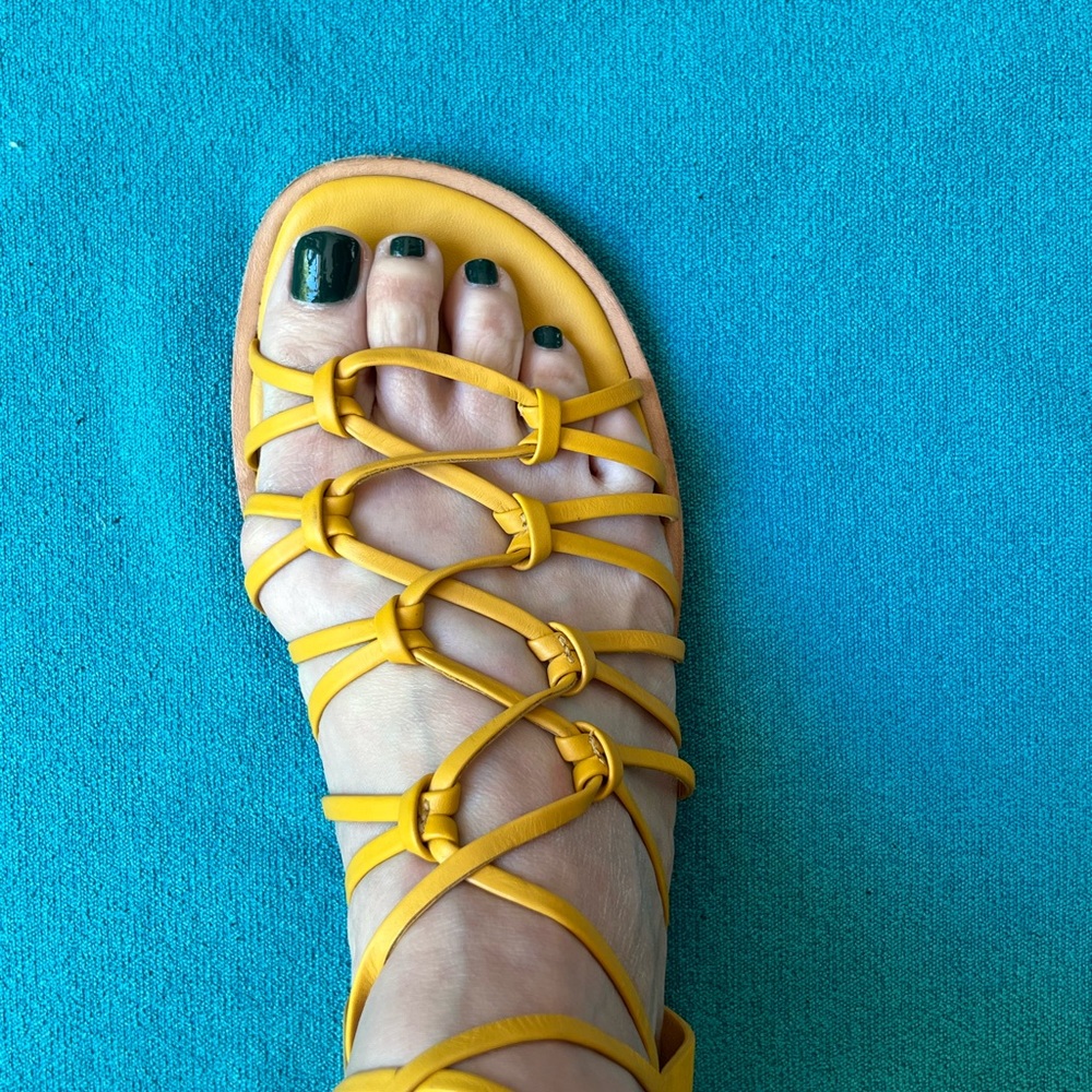 Vince yellow strappy leather lace up sandals size 10 (40)